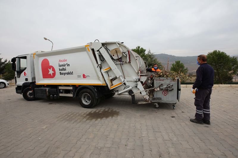 Bayraklı’da 3 yılda 378 bin ton atık toplandı